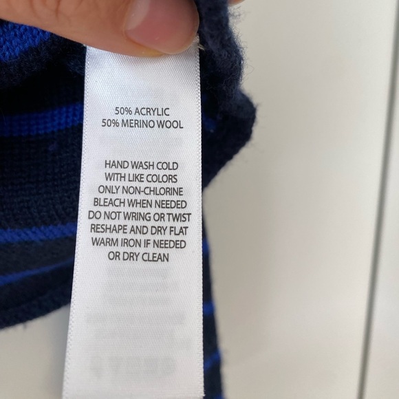 Tahari Merino Wool Blend Black & Blue Stripes Long Sleeves Button Up Cardigan - Picture 6 of 9